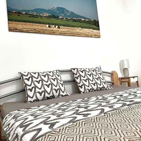 Apartment Sakvice 390 Εξωτερικό φωτογραφία